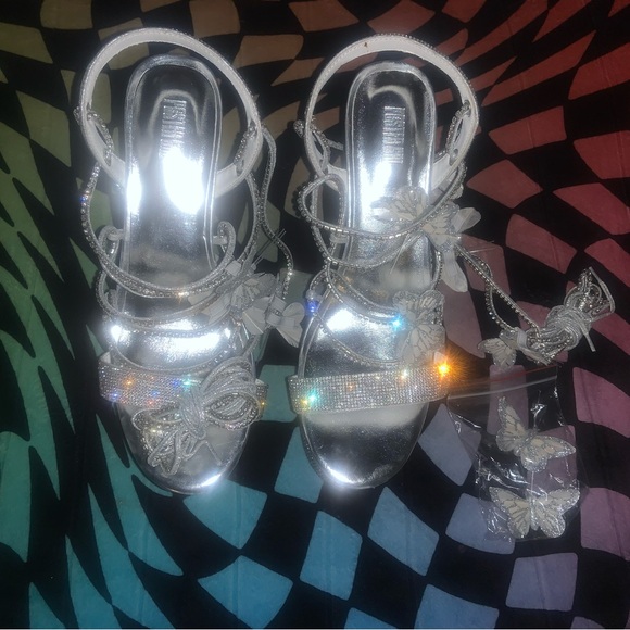 Butterfly lace up heels - Picture 3 of 4